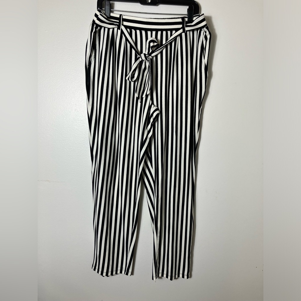 ANYBODY Pants Women’s Sz L Black And White Stripe Pull On Elastic Waist Casual
